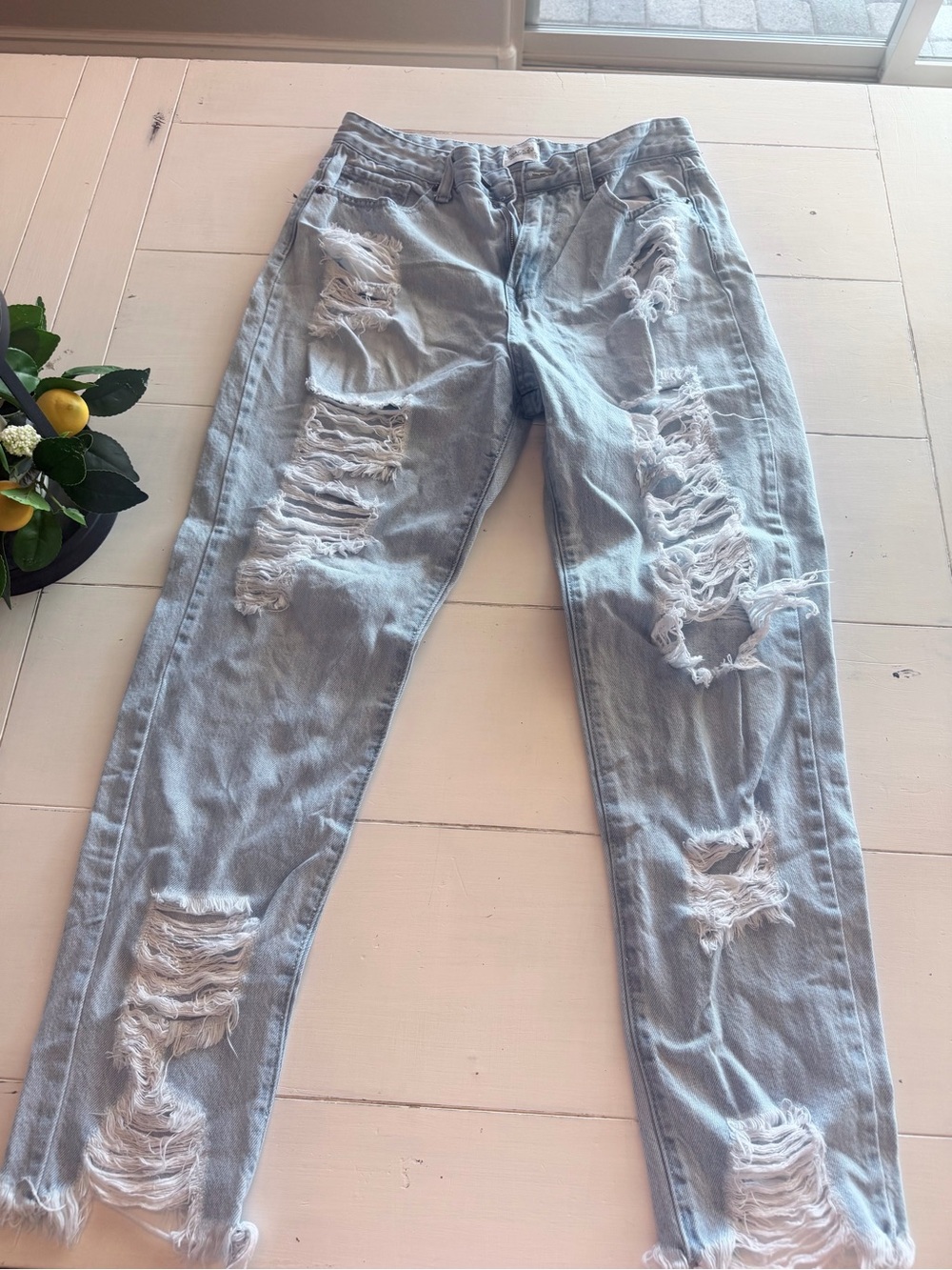 Track 23 Light Wash Distressed Womens Jeans Size 9 Streetwear Edgy Indie Sleeze